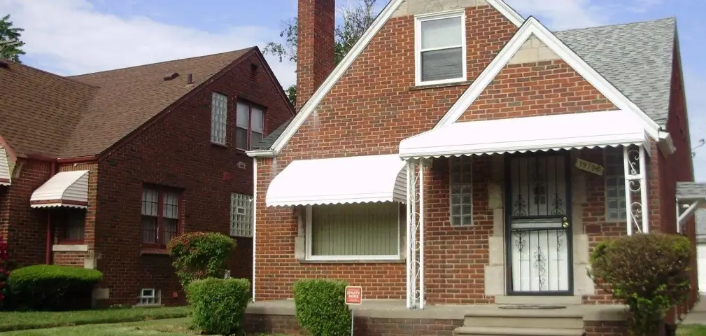 House in Harper Woods, MI